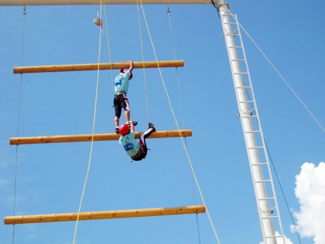 廣州拓展項目-巨人梯