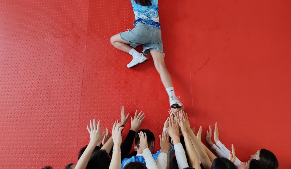 廣州拓展項目-畢業(yè)墻