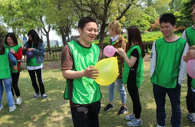 廣州拓展項目-七彩連環(huán)炮