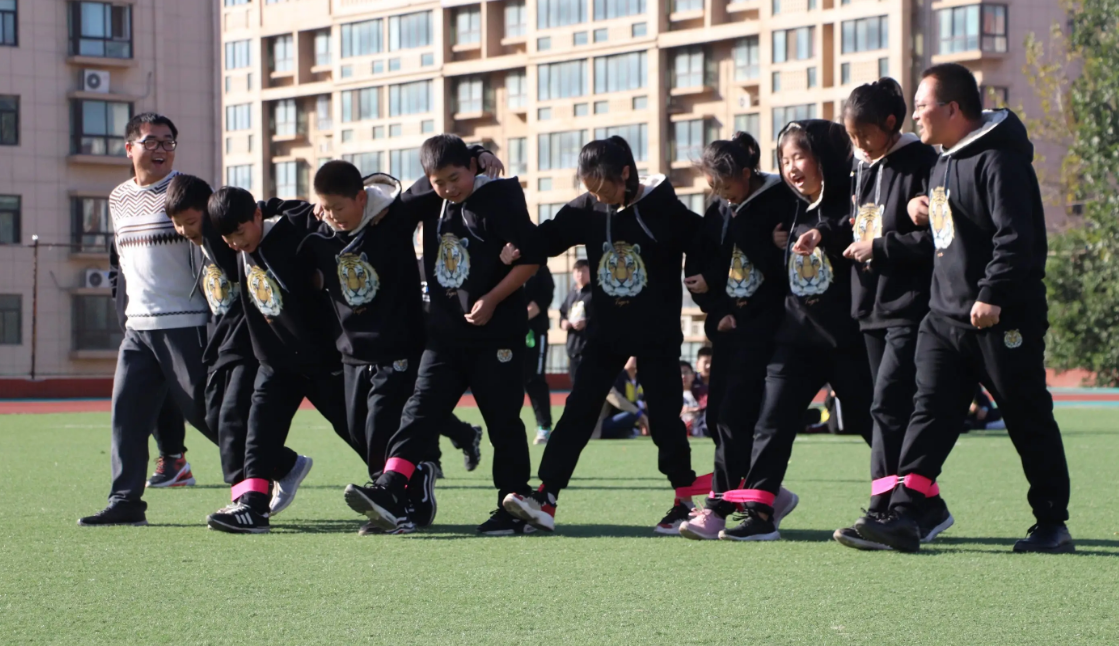 廣州拓展項目-十人九足