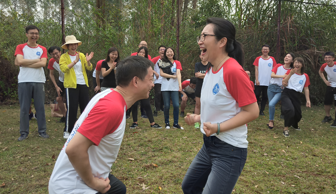 廣州團建游戲-快樂(lè )傳真