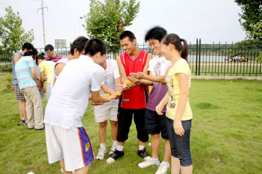 廣州團建游戲-圓球游戲