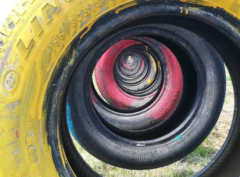 廣州團建游戲-踩輪胎