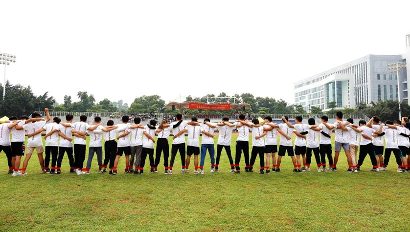 廣州團建游戲-系在一起