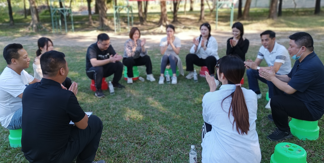 廣州團建游戲- 讓我們談?wù)? />
                </span>
            </div>

            <div   id=