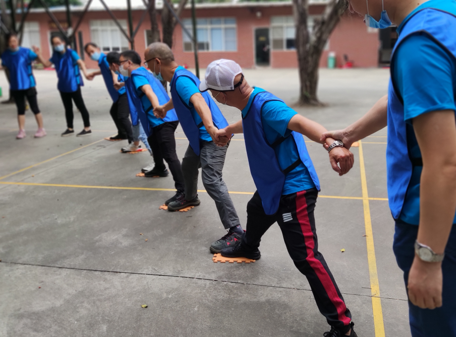 廣州團建游戲-飛越激流